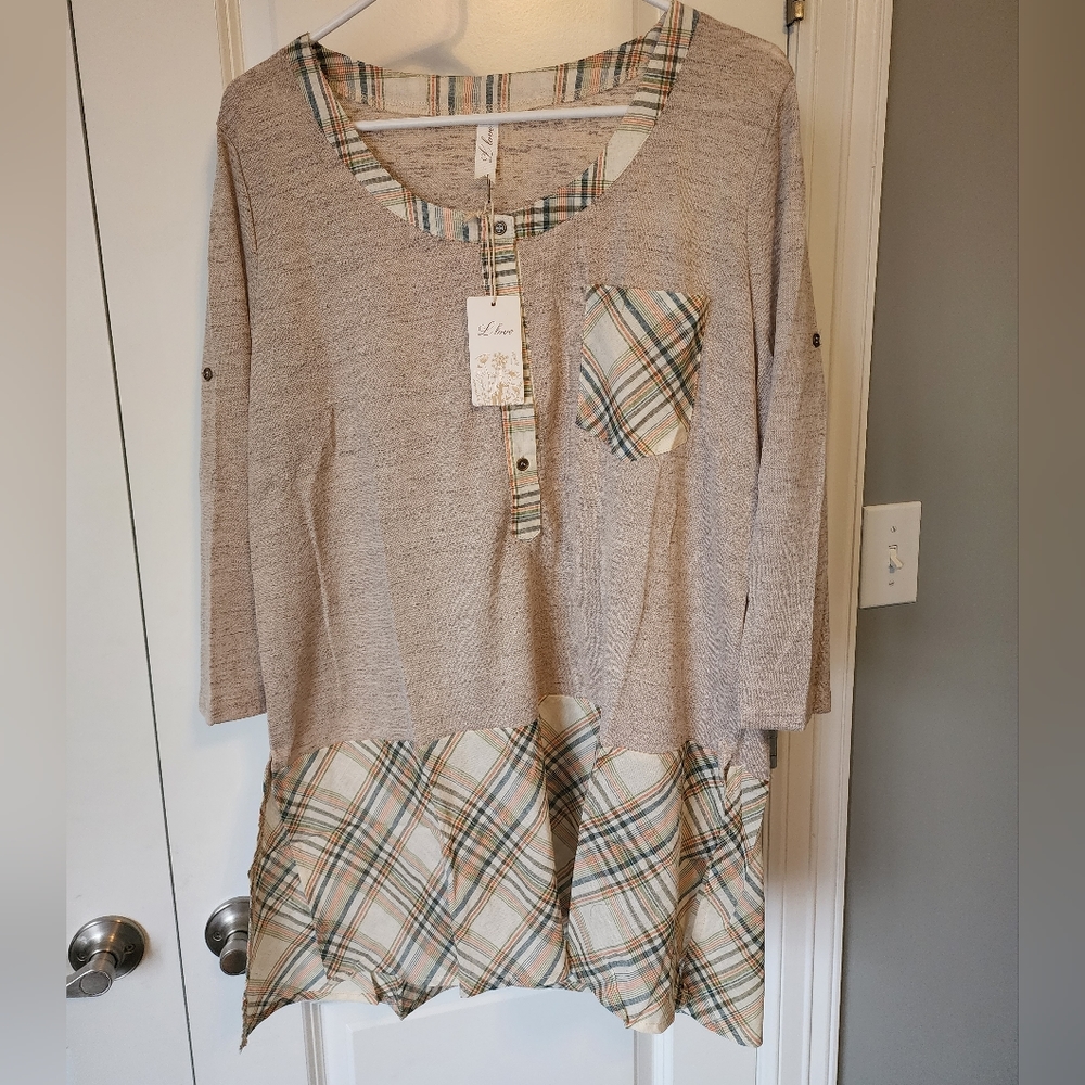 L Love 3/4 Sleeve Top